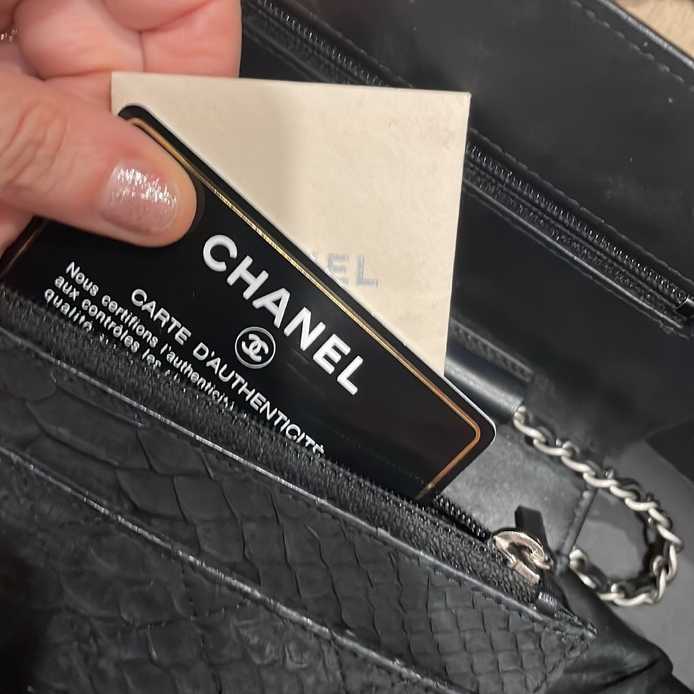 GUARANTEED AUTHENTIC Rare python matte black chanel boy wallet on a chain woc - Picture 10 of 12